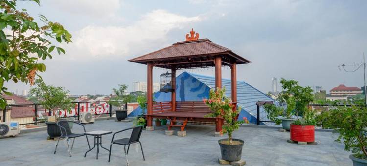 红多兹酒店-近梭罗阿迪苏西普托街(RedDoorz Near Jalan Adi Sucipto Solo)图片