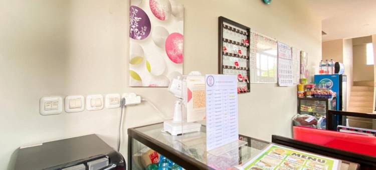 Modern Stay Near Roxy Mall Jember RedPartner图片