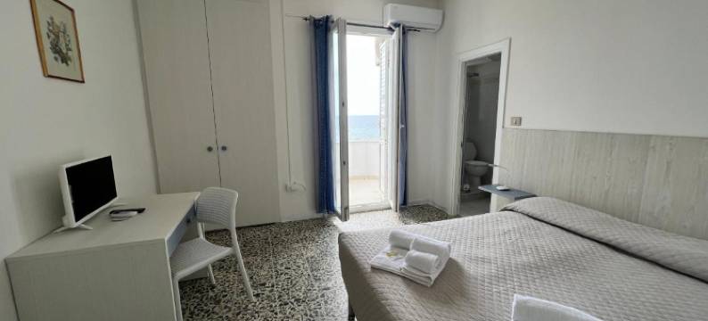 卡斯泰尔萨多杜马斯海滩酒店(Hotel Castelsardo Domus Beach)图片