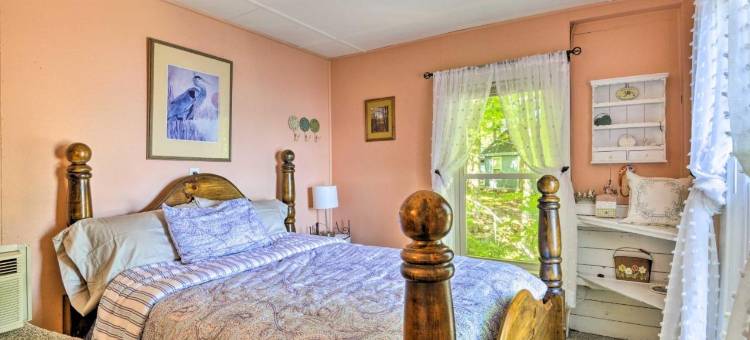 Waterfront Wellesley Island Getaway with Deck!图片