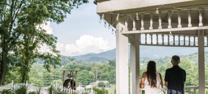 橡树山爱巷住宿加早餐旅馆(Oak Hill on Love Lane Bed and Breakfast Inn)图片