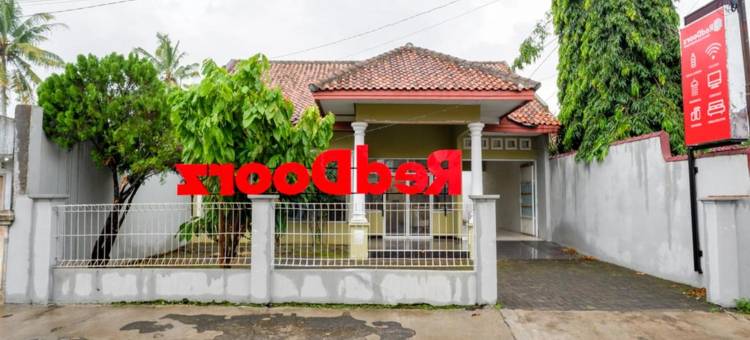 红多兹酒店@芝拉加惹兰巴厘(RedDoorz @ Jalan Bali Cilacap)图片