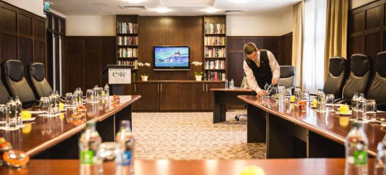 鲁赫爱斯基城堡酒店(Lough Eske Castle)图片