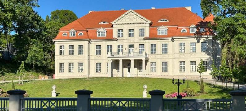 新施特雷利茨城堡酒店(Schlosshotel Neustrelitz)图片