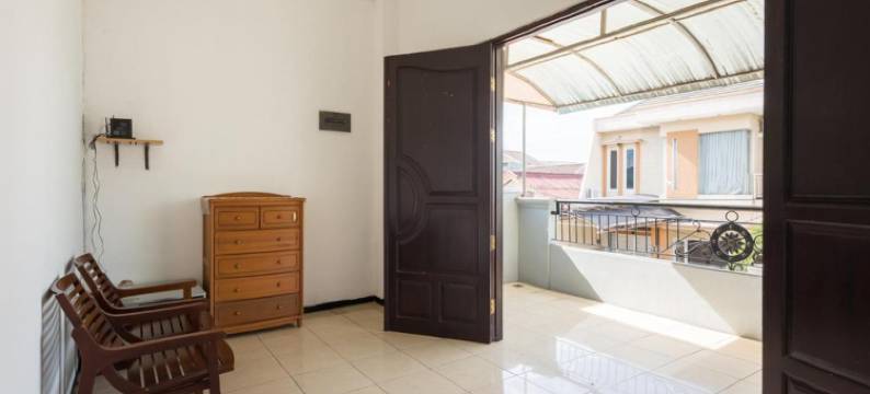 红多兹酒店-近威达曼陀罗大学(RedDoorz Near Widya Mandala University)图片