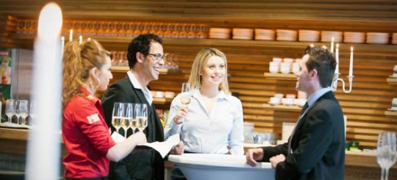 滨江大酒店(Riverside Hotel)图片