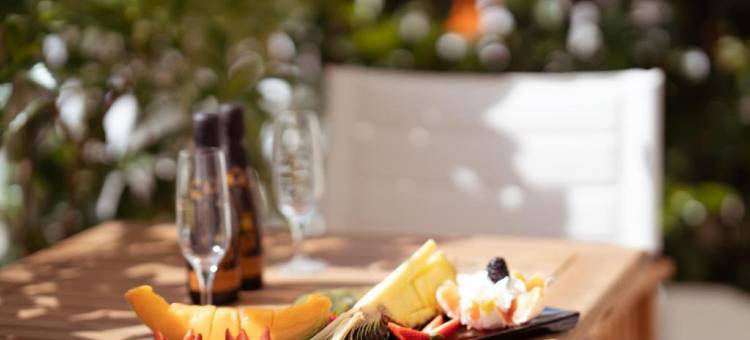 双人休息(Break for Two)图片