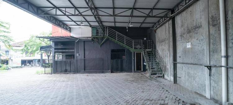 红多兹酒店@泗水丹绒纱丽(RedDoorz @ Tanjung Sari Surabaya)图片