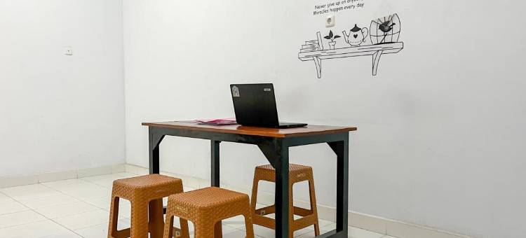 RedDoorz Syariah at Home Ampana Guest House Ampana Kota图片