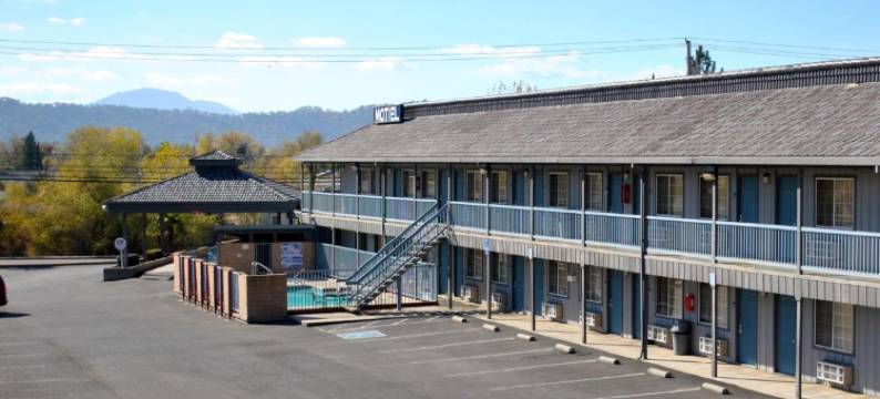 波因特湖旅馆(Lake Point Lodge)图片