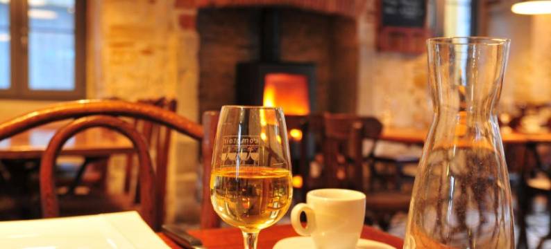 SY 阳台餐厅酒店(La Terrasse - Hôtel Restaurant à Vézelay)图片