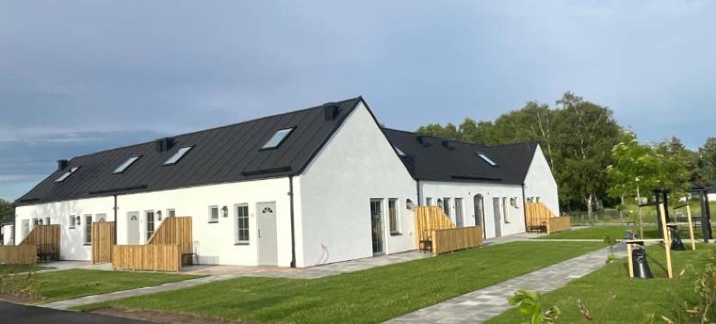 马拉胡森塞梅斯特比奥斯特伦 - 小屋 & 农场套房(Mälarhusen Semesterby Österlen - Stugor & Gårdssviter)图片