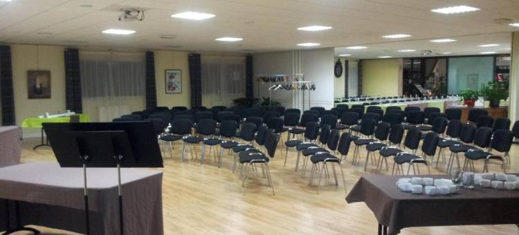 布里特酒店Essentiel庞蒂维-罗比克(Brit Hotel Essentiel Pontivy Robic)图片