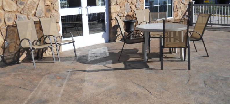 昆西麦客达套房酒店(Microtel Inn & Suites by Wyndham Quincy Downtown/River Area)图片