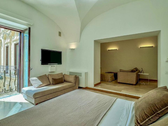 桑塔克罗塞豪华酒店