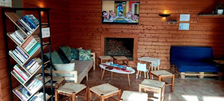 康隆日红色露营地(Camping de Collonges-la-Rouge)图片