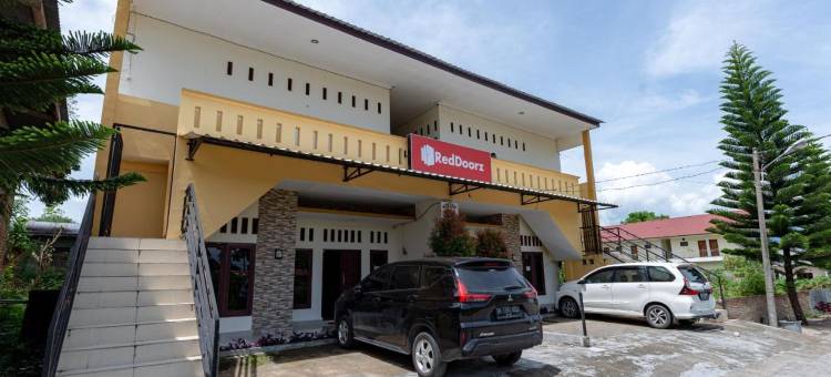 OYO1694帕里班家庭旅馆(RedDoorz at Pariban Homestay Parbaba)图片