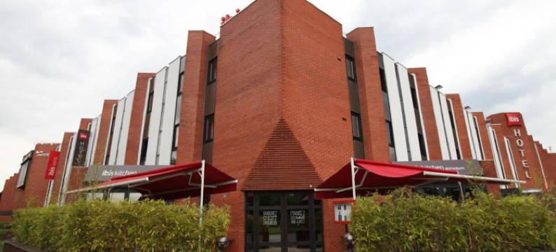 宜必思埃夫里库尔库罗纳酒店(Ibis Évry-Courcouronnes)图片