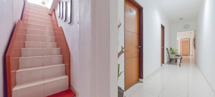 红多兹伊斯兰酒店-近贝卡派公园2号(RedDoorz Syariah Near Taman Bekapai 2)图片