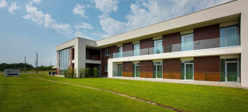 波尔加尔畅货中心酒店(Outlet Hotel Polgár)图片