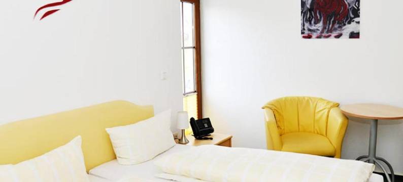 罗特艾尔霍恩精品酒店餐厅(Hotel-Restaurant Rotes Einhorn Düren)图片