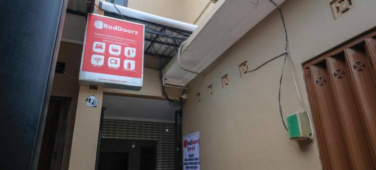 红门酒店清真-近古邦站2(RedDoorz Syariah near Stasiun Gubeng 2)图片