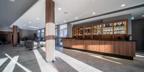 EE 酒店
