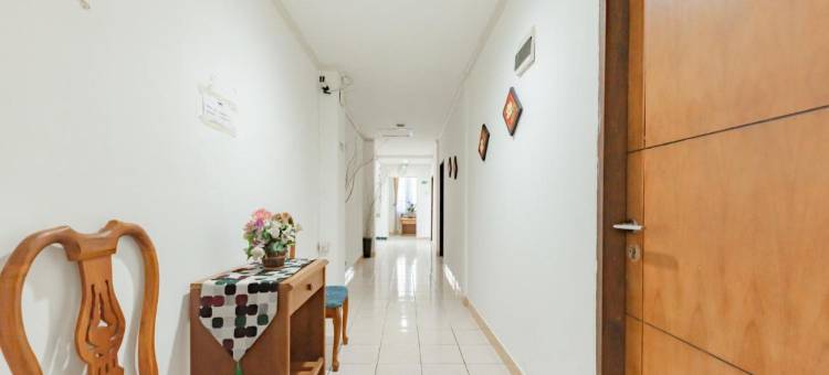 红多兹伊斯兰酒店-近贝卡派公园2号(RedDoorz Syariah Near Taman Bekapai 2)图片