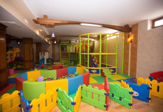 Hotel RussiaHotel Overview