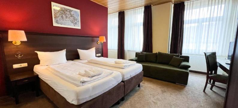 法兰克谢尔霍夫酒店(Hotel Fränkischer Hof)图片