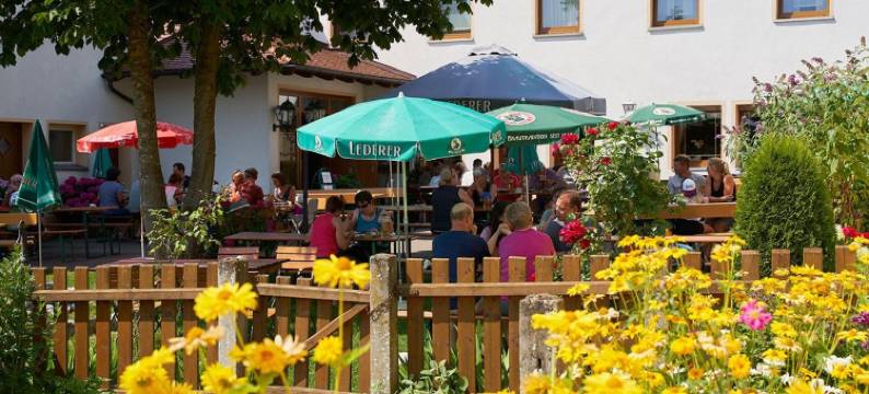 阿尔费尔德 - 梅特法兰肯布劳纳赫希旅馆(Gasthof-Pension Brauner Hirsch in Alfeld - Mittelfranken)图片