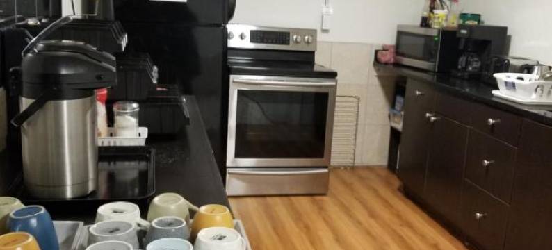 茵斯菲尔6号汽车旅馆(Joys Inn Innisfail, AB)图片