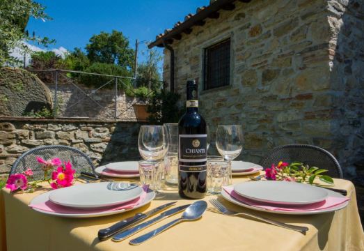 Borgo BottaiaHotel Overview