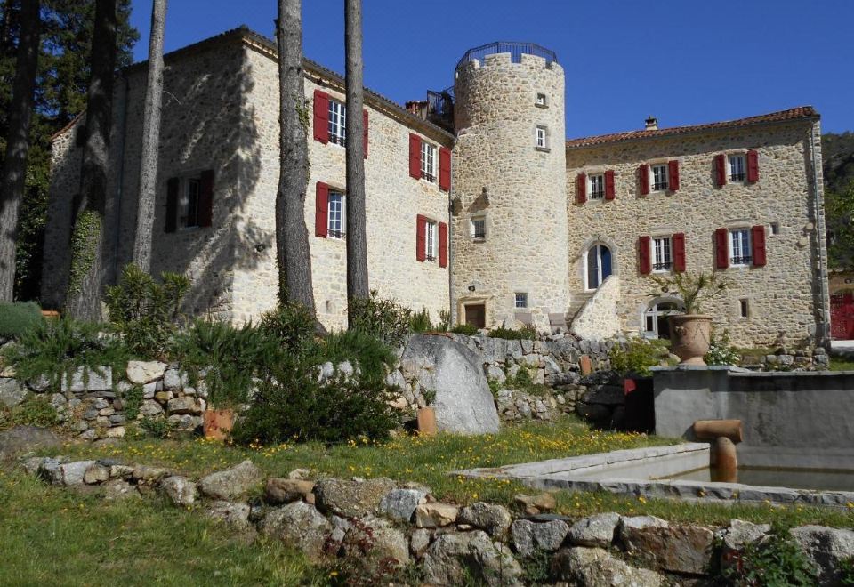 Chateau de la Rode Hotel Overview
