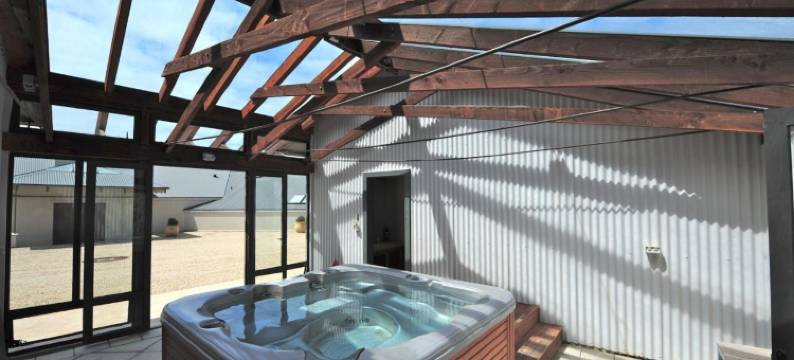 温德豪沃尔套房酒店(Windhover Suites)图片