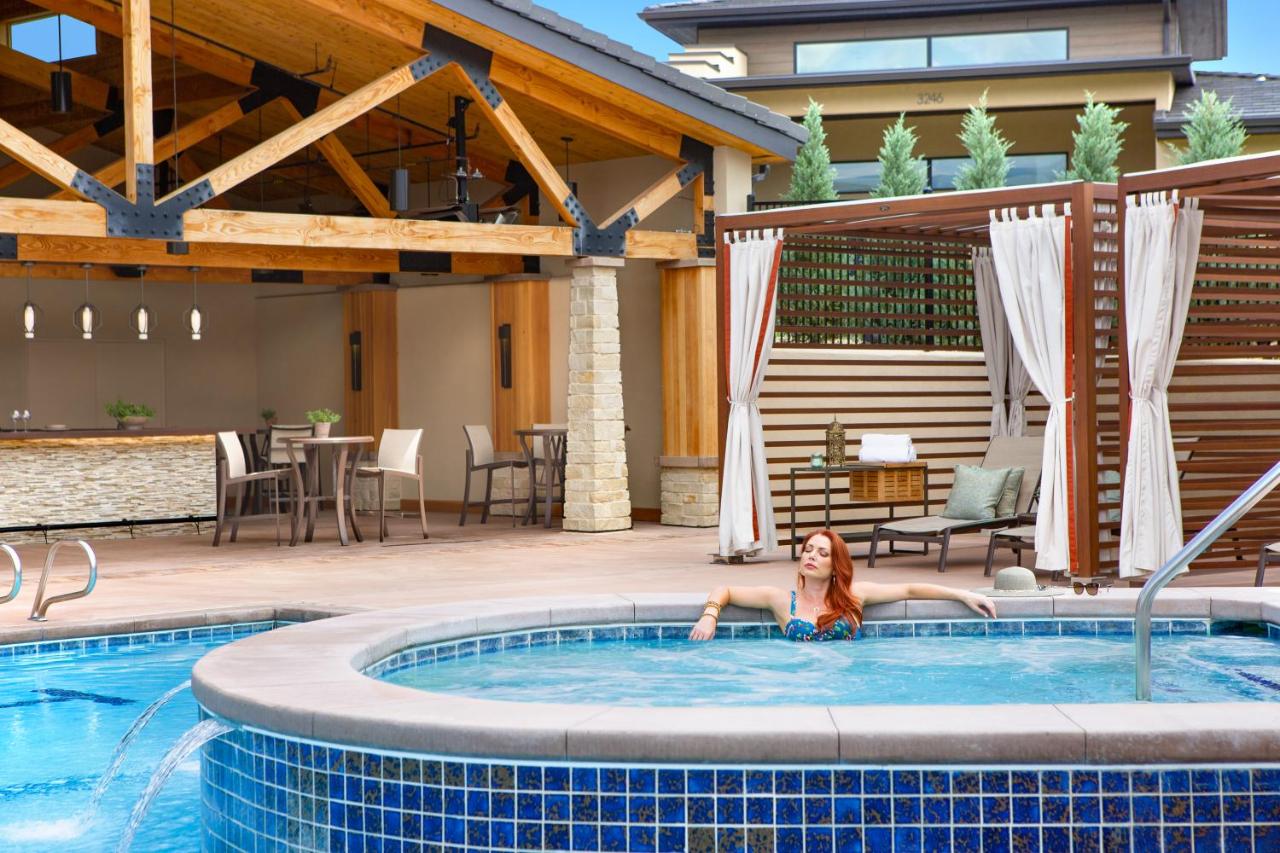 Garden of the Gods Resort & Club Over view