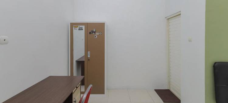 库尔科斯特清真酒店 - 靠近西多阿佐广场(KoolKost Syariah Near Alun Alun Sidoarjo)图片