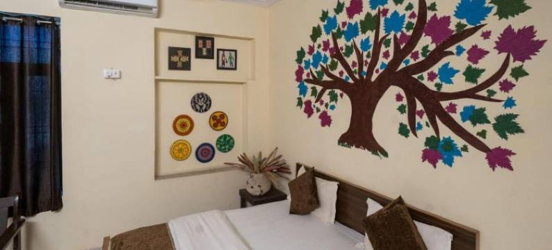 OYO 18272 兰波达尔酒店(Hotel Lambodar)图片