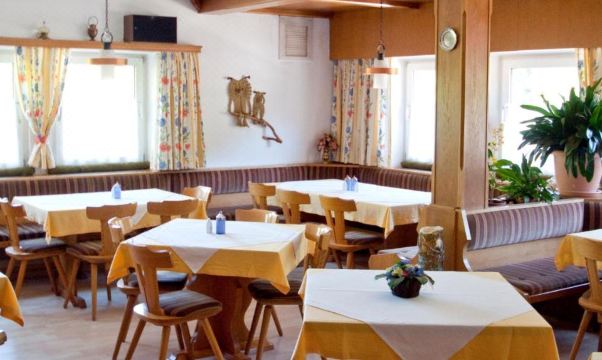 Garni-Appartement Collina Hotel Overview