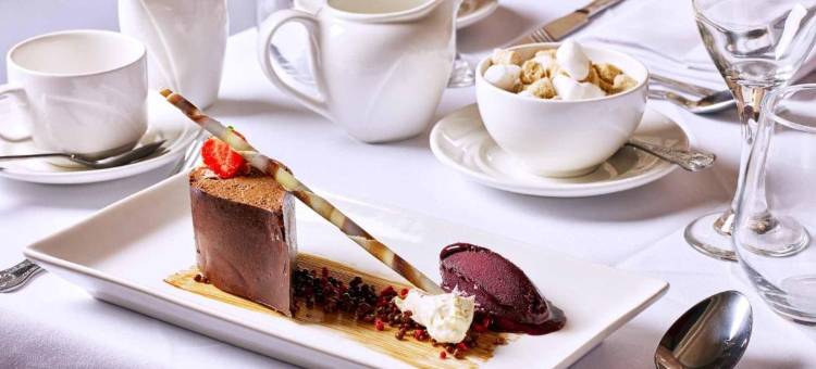 邓布尔顿大厅酒店(Dumbleton Hall Hotel)图片