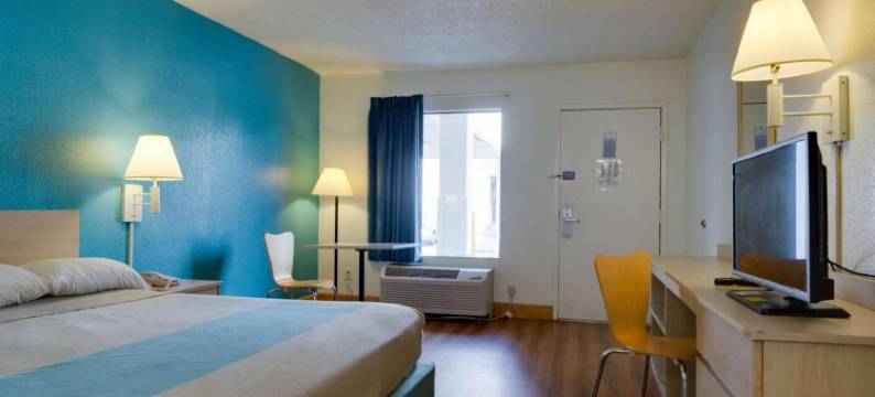 亚特兰大钱布利塔克6号汽车旅馆(Motel 6 Atlanta, GA)图片