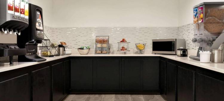 奥利夫布兰奇温德姆速 8 酒店(Hometown Place)图片