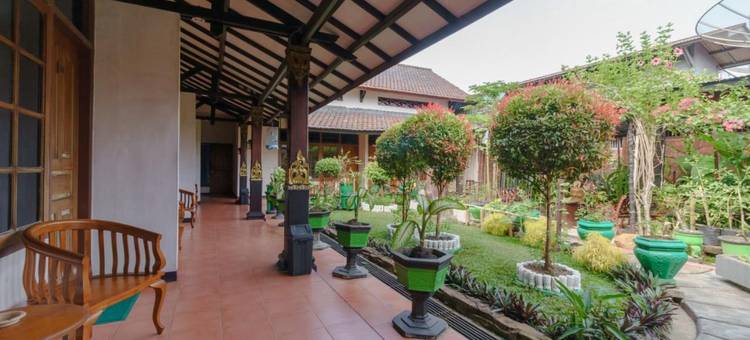 红多兹酒店-近邦加槟城特朗斯玛特(RedDoorz Near Transmart Pangkal Pinang)图片