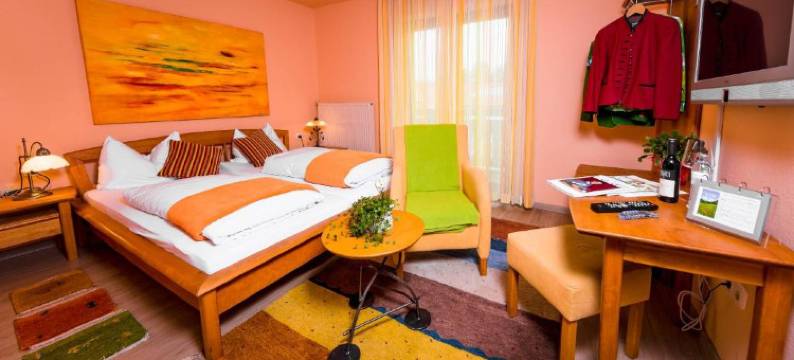 兰德伽斯豪富苏尔林德拉本酒店(Landgasthof Zur Linde Laaben)图片