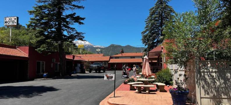 雷恩博山林小屋(Rainbow Lodge and Inn)图片