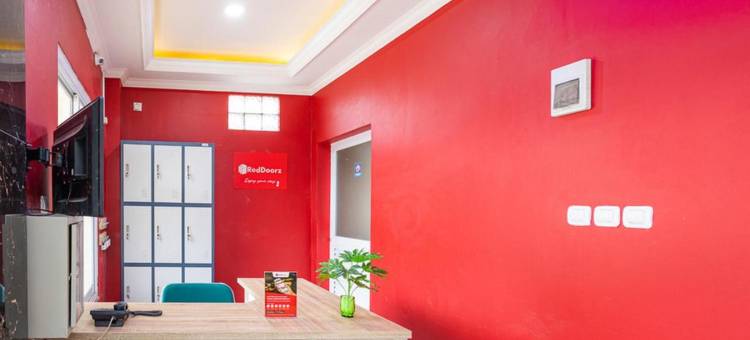 红多兹伊斯兰酒店-近西亚维收费站出口(RedDoorz Syariah Near Exit Toll Ciawi)图片