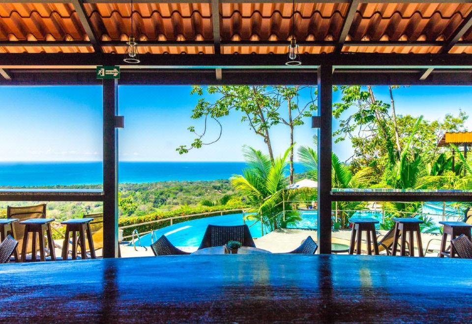 Vista Ballena Hotel Overview