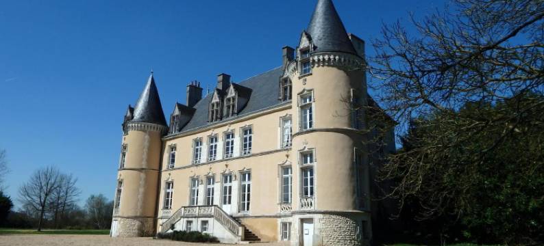 布拉瓦诺曼底城堡酒店(Château de Blavou Normandie)图片