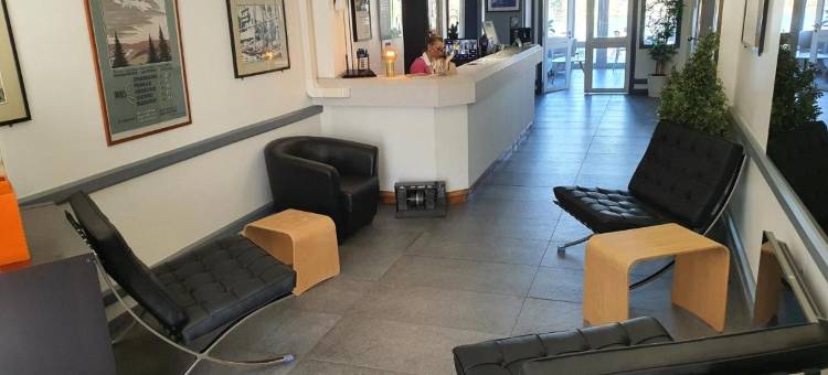 巴黎南维里埃夫里舒适酒店(Logis - Hôtel & Restaurant des Lacs Paris Sud)图片