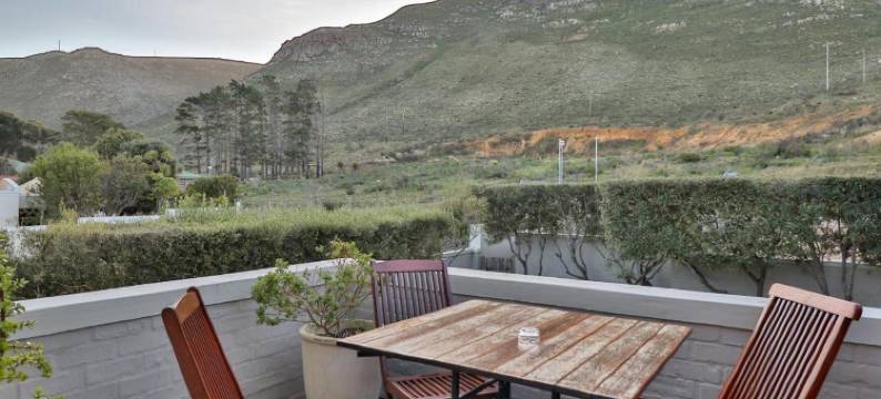 赫曼努斯绿色旅馆(Hermanus Lodge on the Green - Solar Power)图片